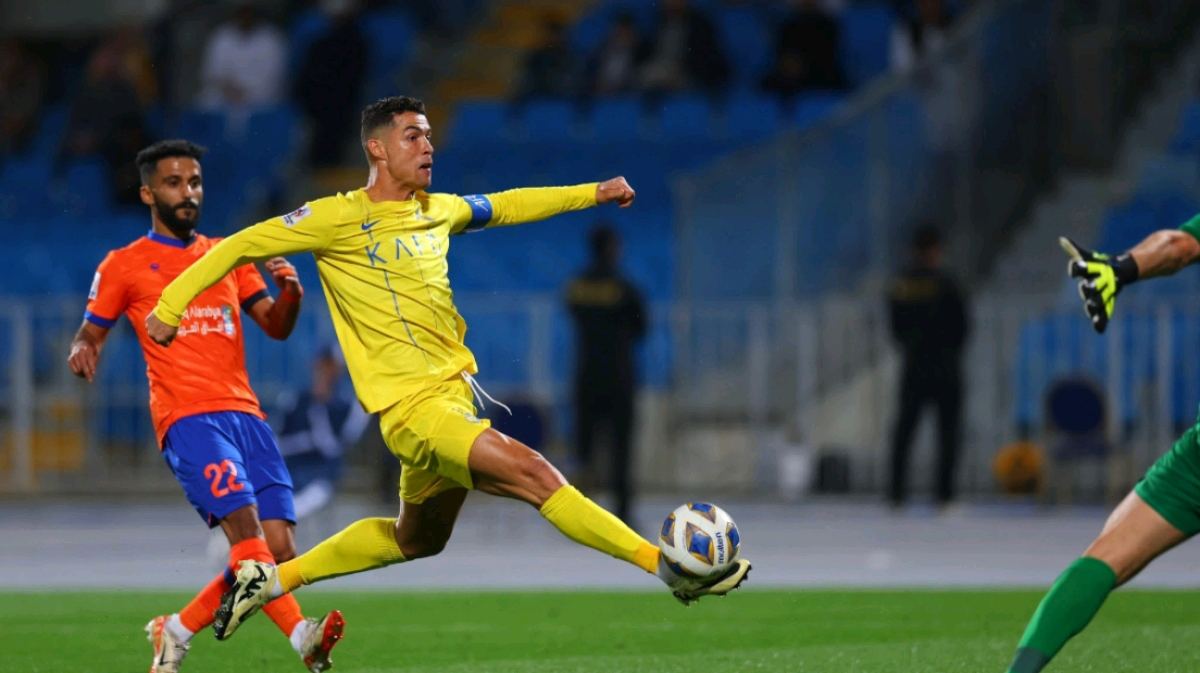 九游官方入口 -拜仁慕尼黑训练开放日，今晨迎来里程碑引欢呼，亚冠在即，纪律约束更严格 