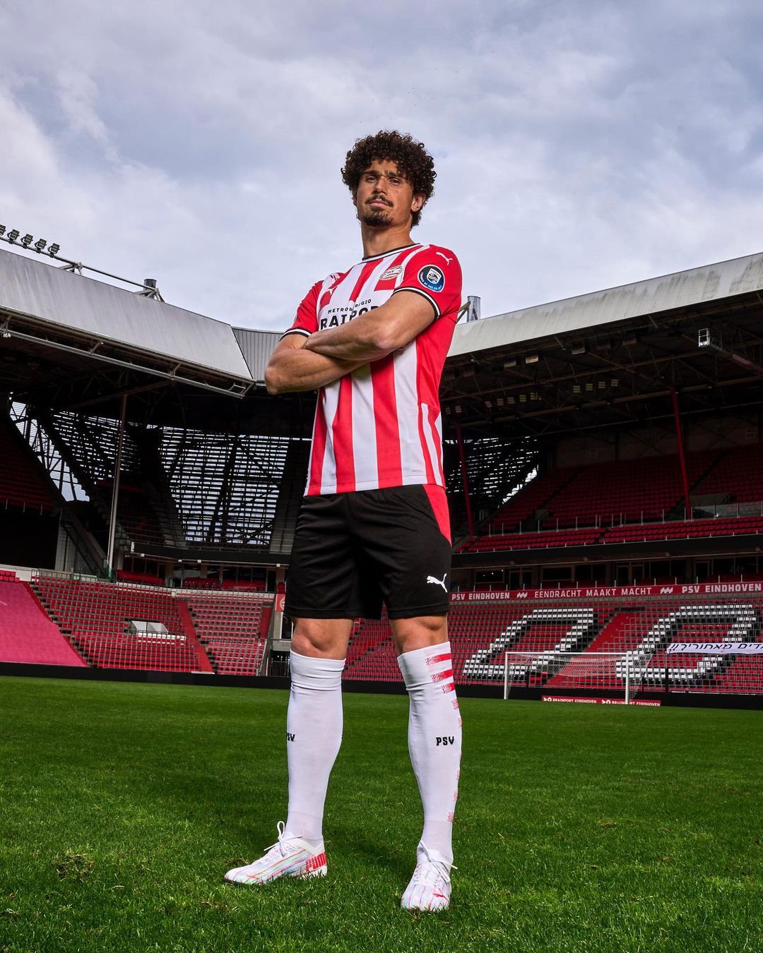 九游娱乐 -包含风云突变！埃因霍温关键时刻止住颓势，德甲版图或变，更衣室稳定，赛程密集仍需轮换的词条