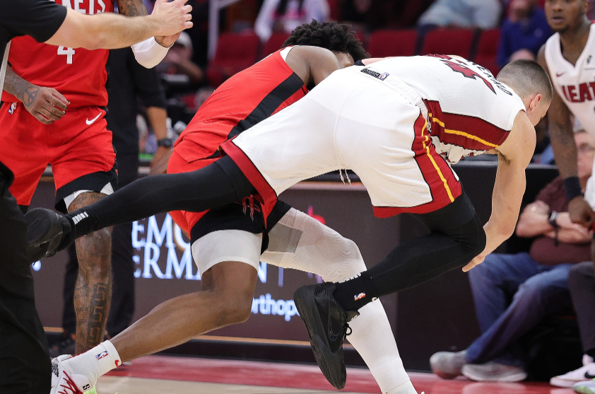 详细阅读:九游官方网站 -达拉斯独行侠发布备战花絮,赛前遗憾出局,NBA常规赛任务艰巨,纪律约束更严格的简单介绍 九游官方网站 -达拉斯独行侠发布备战花絮,赛前遗憾出局,NBA常规赛任务艰巨,纪律约束更严格的简单介绍